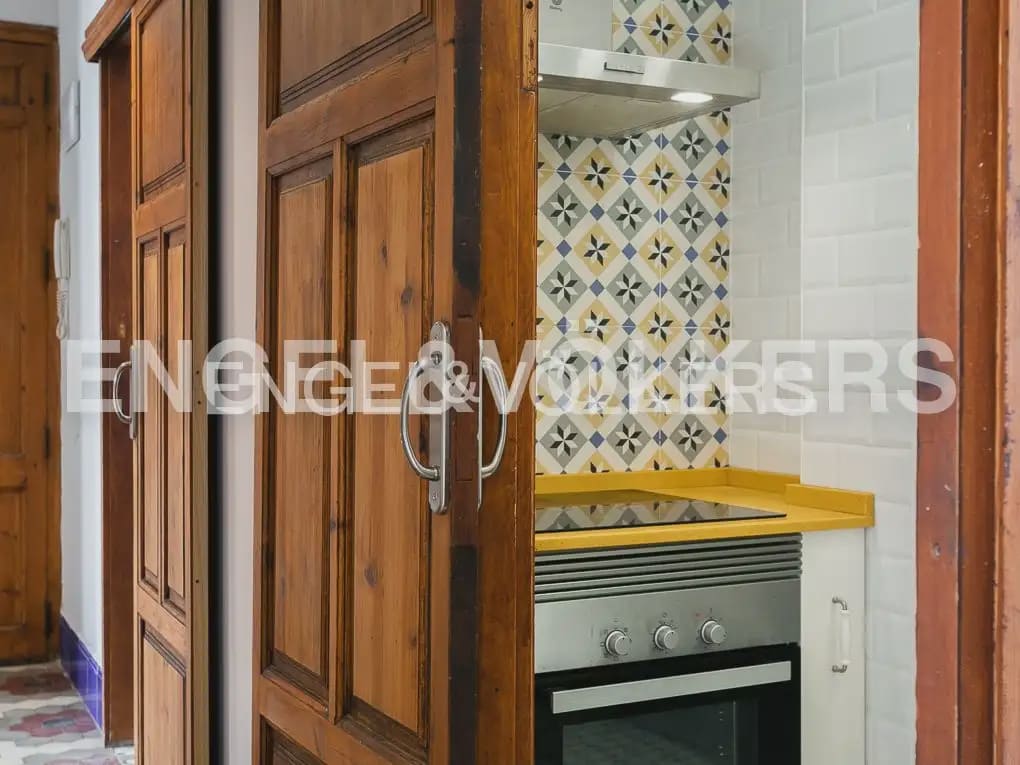4 quarto Apartamento para arrendar em Valencia cidade - 2 200 € (Ref: 9897548)