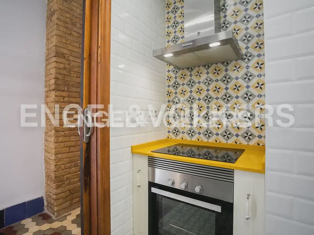 4 quarto Apartamento para arrendar em Valencia cidade - 2 200 € (Ref: 9897548)