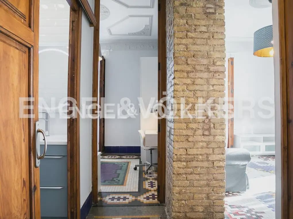 4 quarto Apartamento para arrendar em Valencia cidade - 2 200 € (Ref: 9897548)