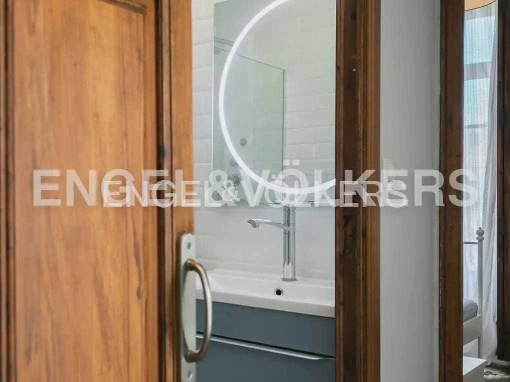 4 quarto Apartamento para arrendar em Valencia cidade - 2 200 € (Ref: 9897548)