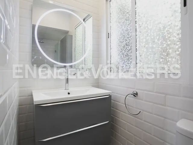 Appartement de 4 chambres à louer à El Carme, Valence ville - 2 200 € (Ref: 9897548)