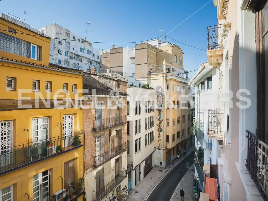 4 quarto Apartamento para arrendar em Valencia cidade - 2 200 € (Ref: 9897548)