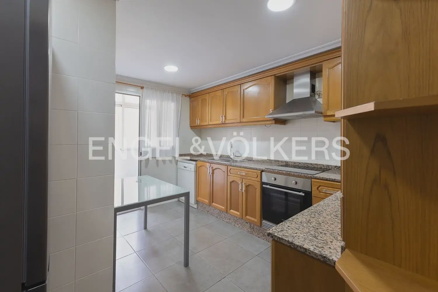 3 sypialnia Mieszkanie do wynajęcia w Miasto Walencja z garażem - 1 500 € (Ref: 9897552)