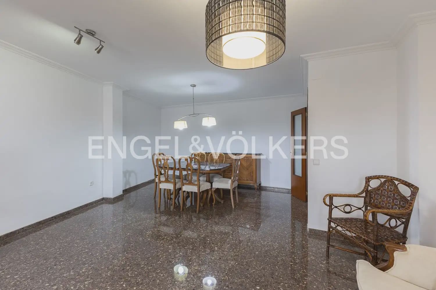 3 sypialnia Mieszkanie do wynajęcia w Miasto Walencja z garażem - 1 500 € (Ref: 9897552)