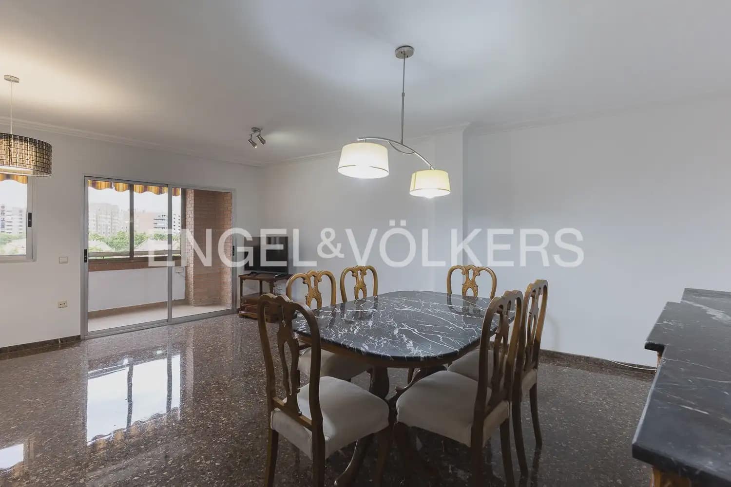 3 sypialnia Mieszkanie do wynajęcia w Miasto Walencja z garażem - 1 500 € (Ref: 9897552)
