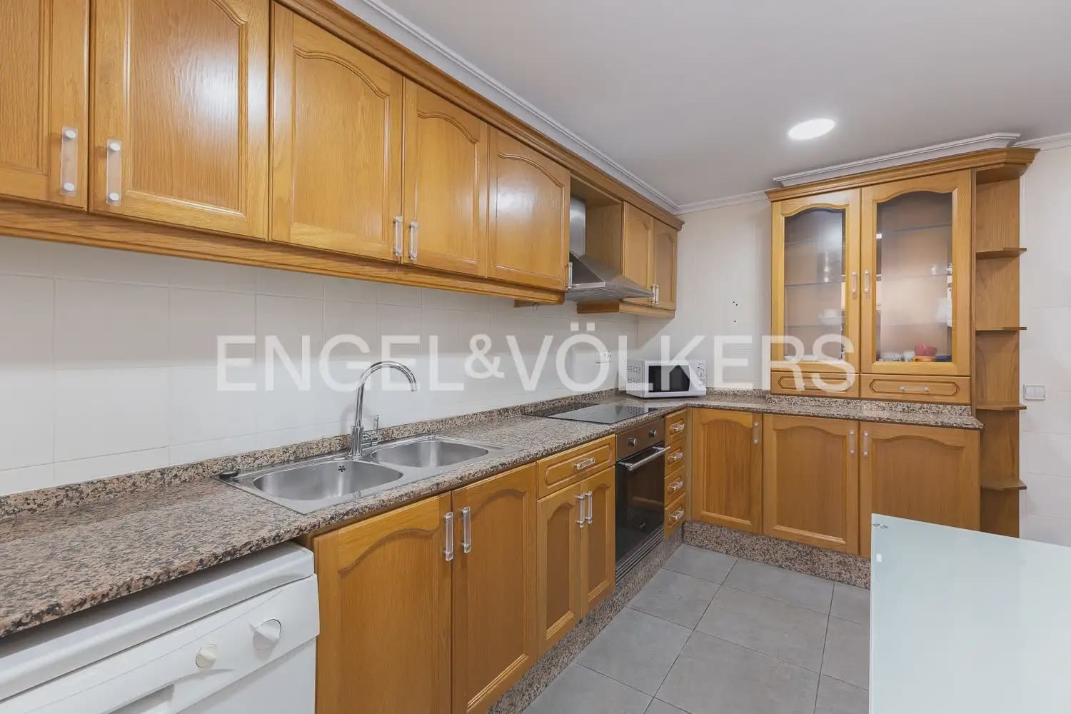 3 sypialnia Mieszkanie do wynajęcia w Miasto Walencja z garażem - 1 500 € (Ref: 9897552)