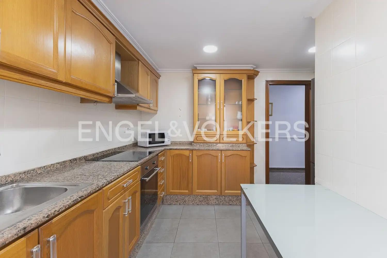 3 sypialnia Mieszkanie do wynajęcia w Miasto Walencja z garażem - 1 500 € (Ref: 9897552)