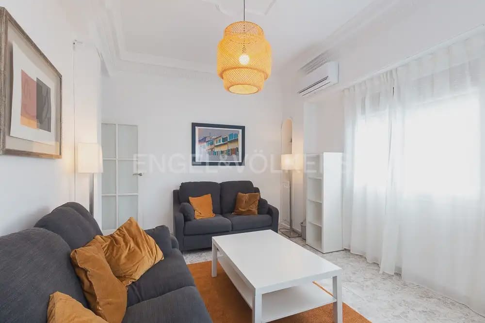 5 quarto Apartamento para arrendar em Valencia cidade - 2 000 € (Ref: 9897555)