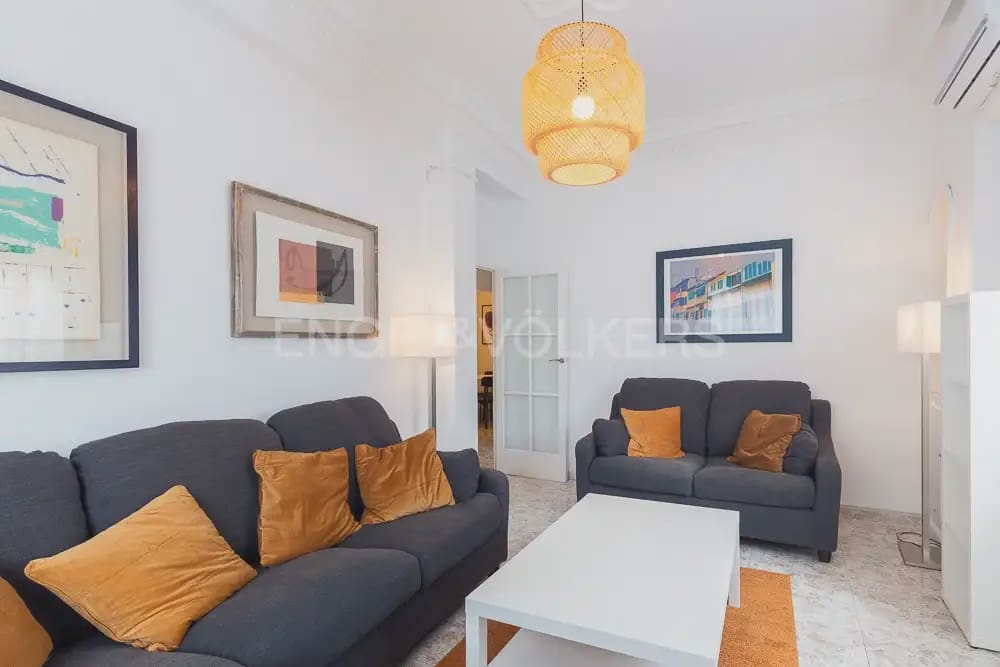 5 quarto Apartamento para arrendar em Valencia cidade - 2 000 € (Ref: 9897555)