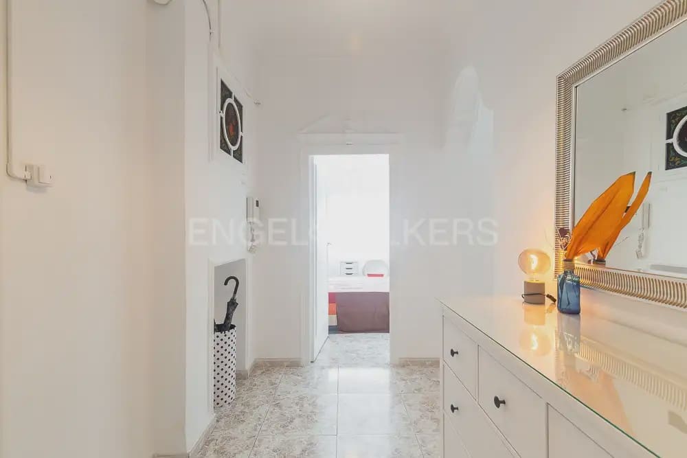 5 quarto Apartamento para arrendar em Valencia cidade - 2 000 € (Ref: 9897555)