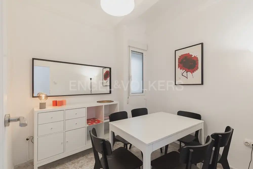 5 quarto Apartamento para arrendar em Valencia cidade - 2 000 € (Ref: 9897555)