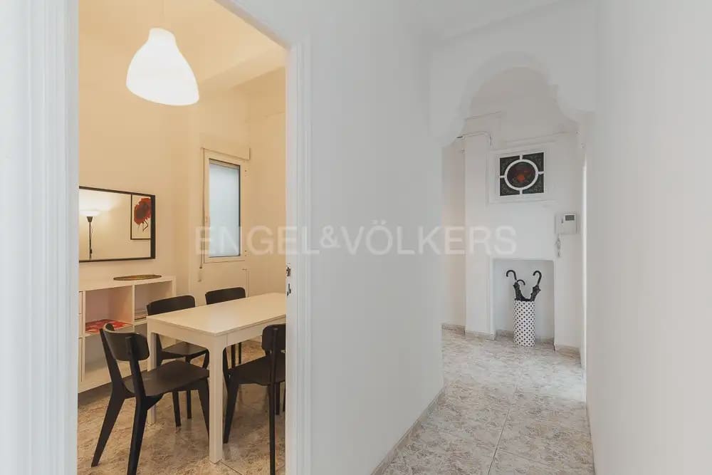 5 quarto Apartamento para arrendar em Valencia cidade - 2 000 € (Ref: 9897555)