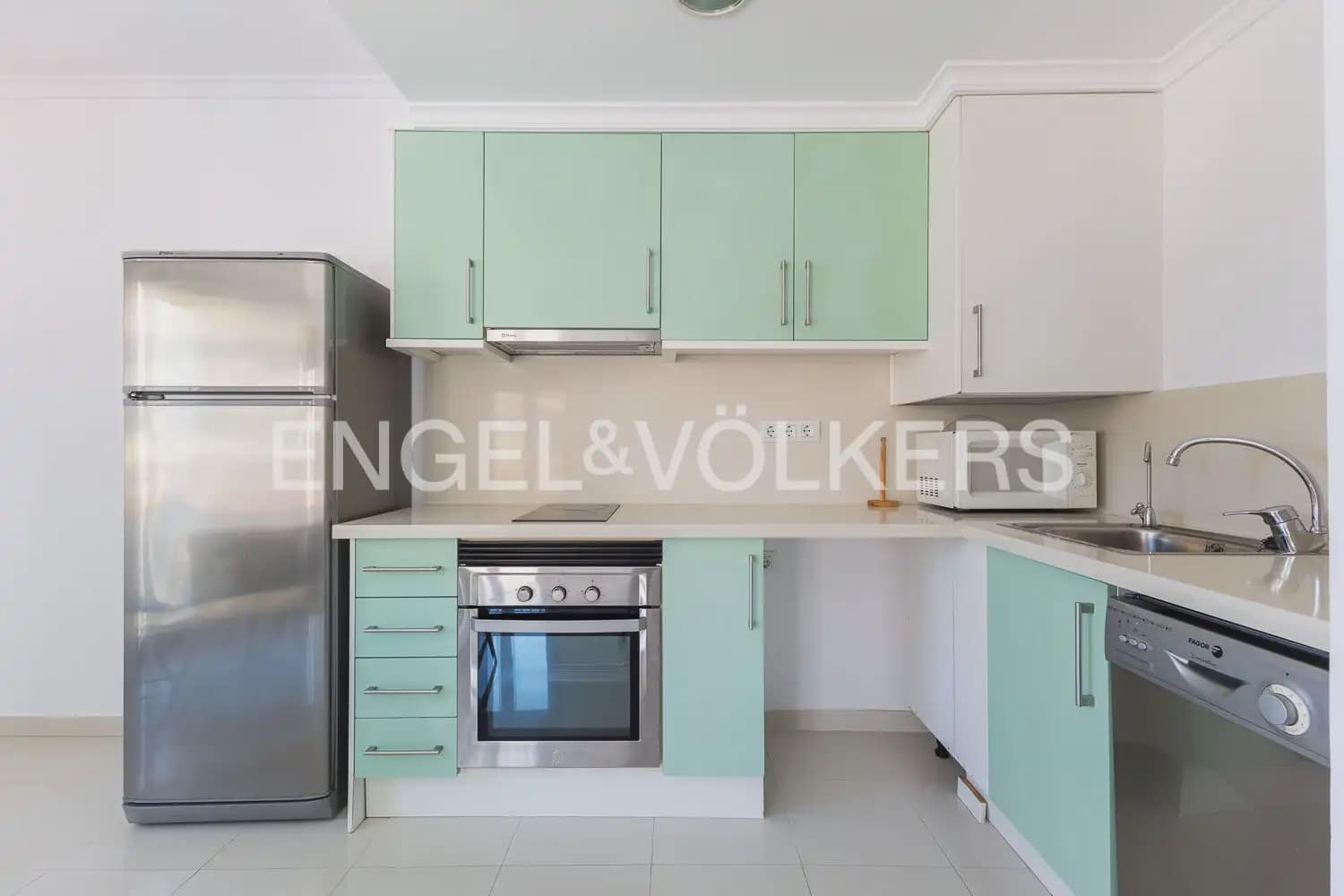 2 slaapkamer Flat te koop in Denia - € 215.000 (Ref: 9897557)
