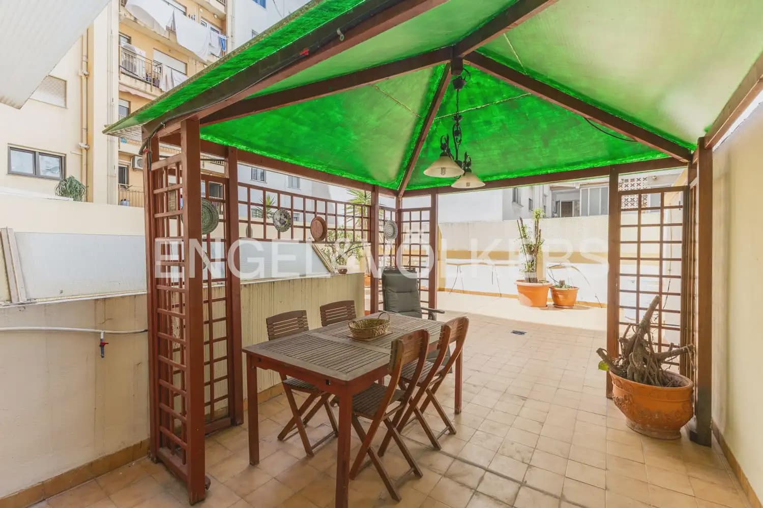 3 Zimmer Wohnung zu verkaufen in Valencia Stadt mit Garage - 635.000 € (Ref: 9897559)