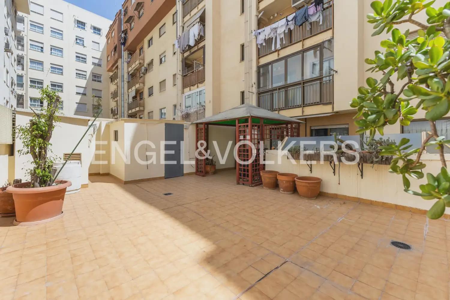 3 Zimmer Wohnung zu verkaufen in Valencia Stadt mit Garage - 635.000 € (Ref: 9897559)