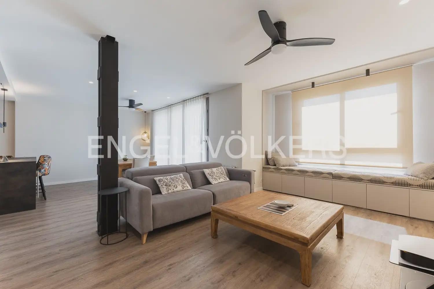 3 bedroom Flat for sale in Valencia city with garage - € 1,100,000 (Ref: 9897560)