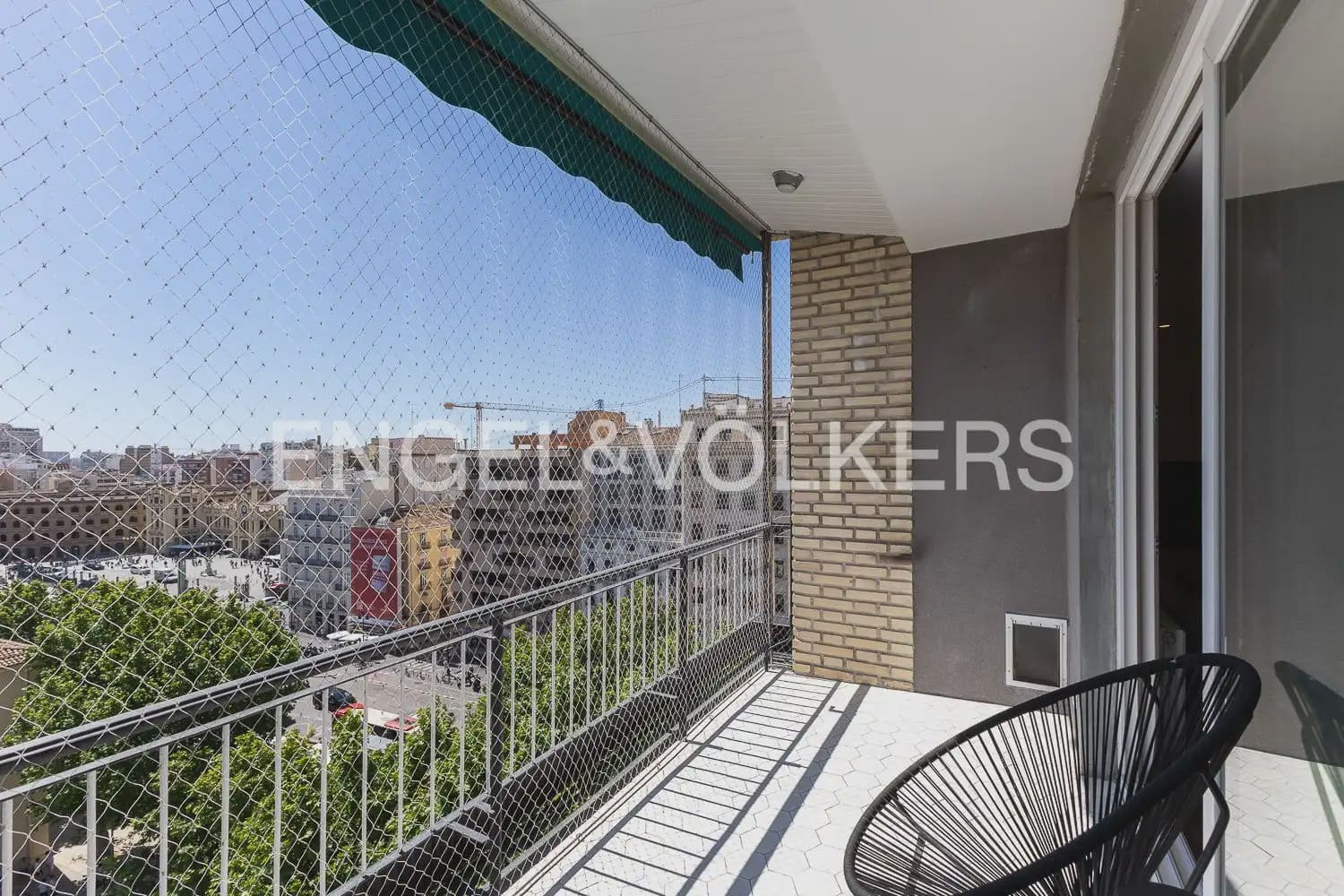 3 bedroom Flat for sale in Valencia city with garage - € 1,100,000 (Ref: 9897560)