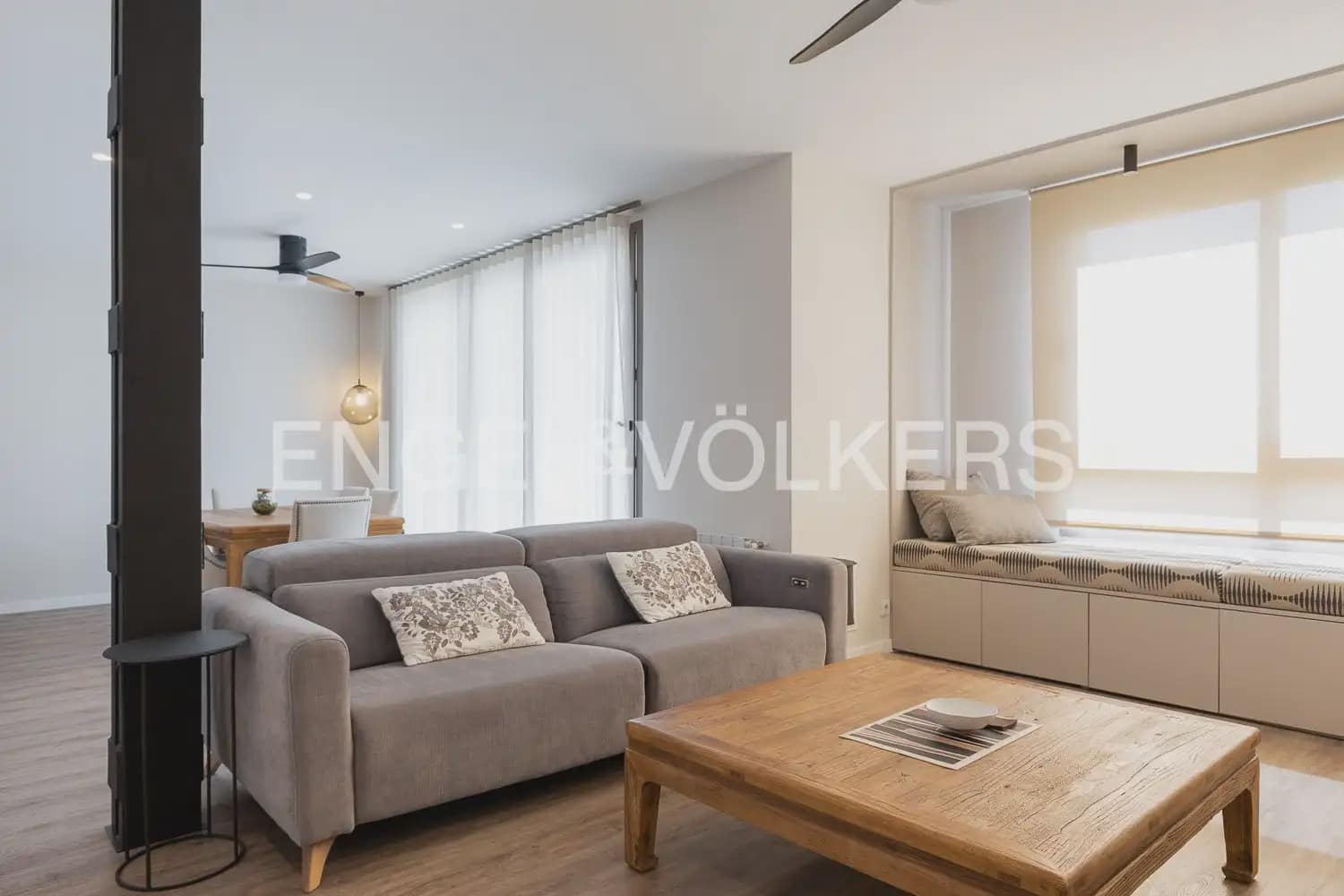 3 bedroom Flat for sale in Valencia city with garage - € 1,100,000 (Ref: 9897560)
