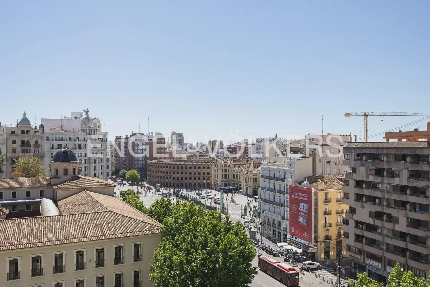 3 bedroom Flat for sale in Valencia city with garage - € 1,100,000 (Ref: 9897560)