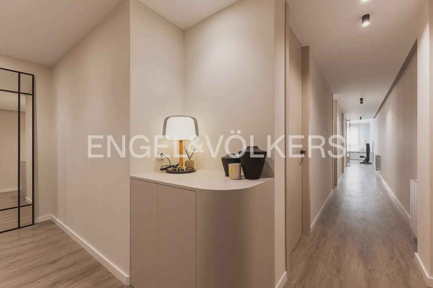 3 bedroom Flat for sale in Valencia city with garage - € 1,100,000 (Ref: 9897560)