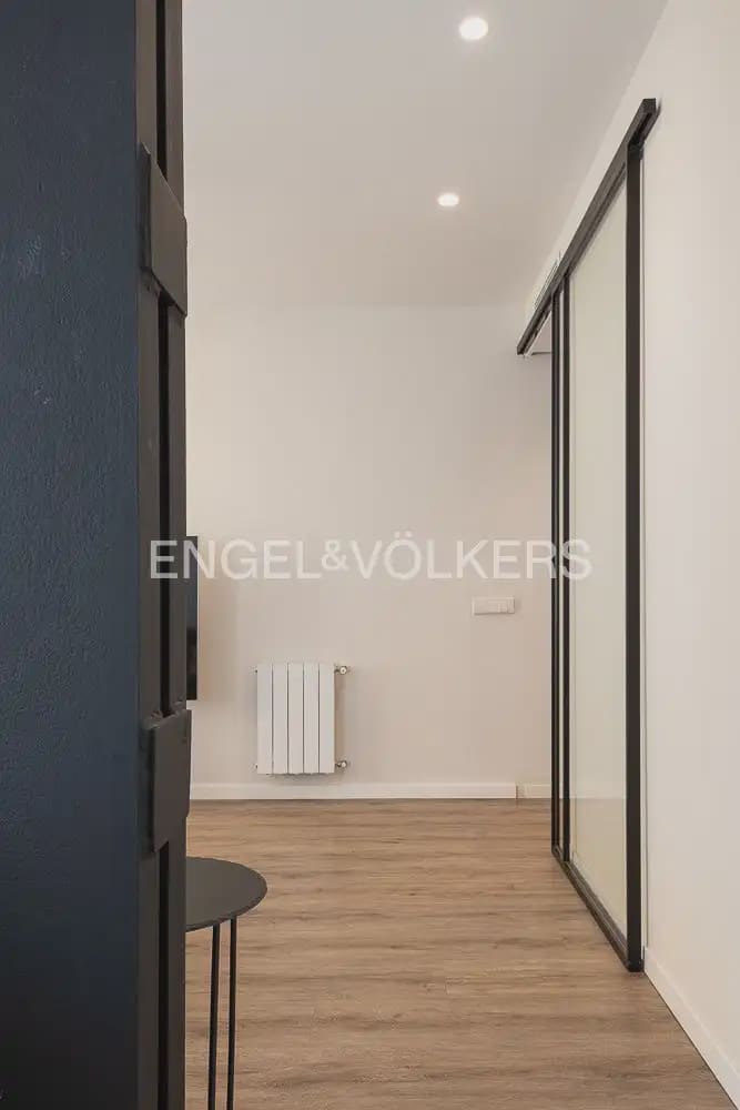 3 bedroom Flat for sale in Valencia city with garage - € 1,100,000 (Ref: 9897560)