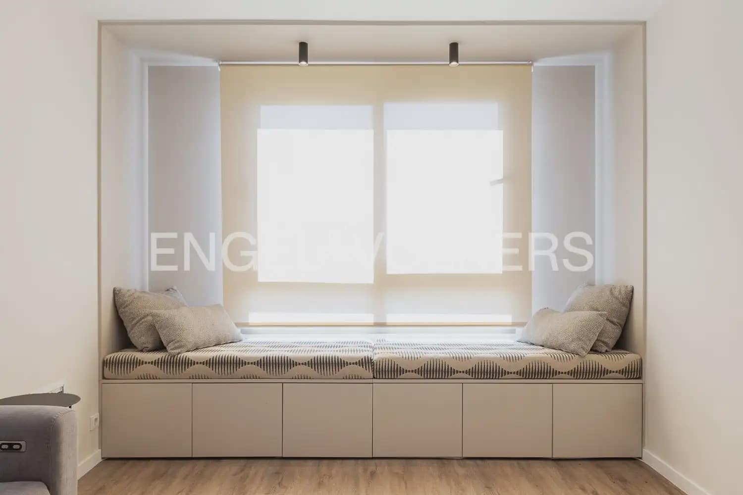 3 bedroom Flat for sale in Valencia city with garage - € 1,100,000 (Ref: 9897560)