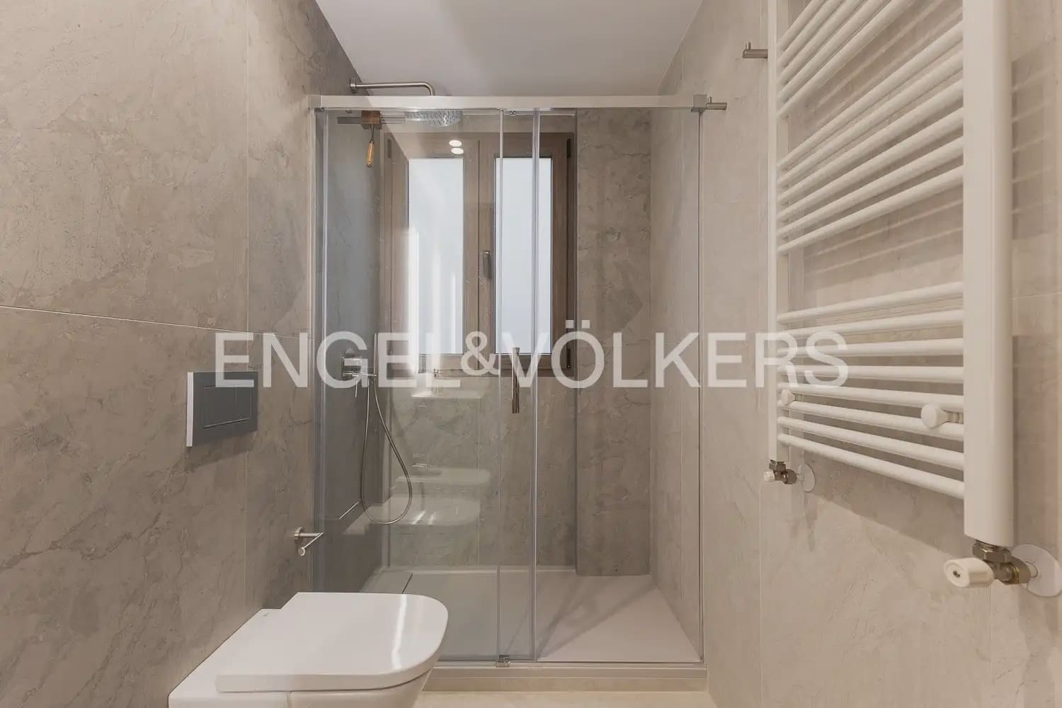 3 bedroom Flat for sale in Valencia city with garage - € 1,100,000 (Ref: 9897560)