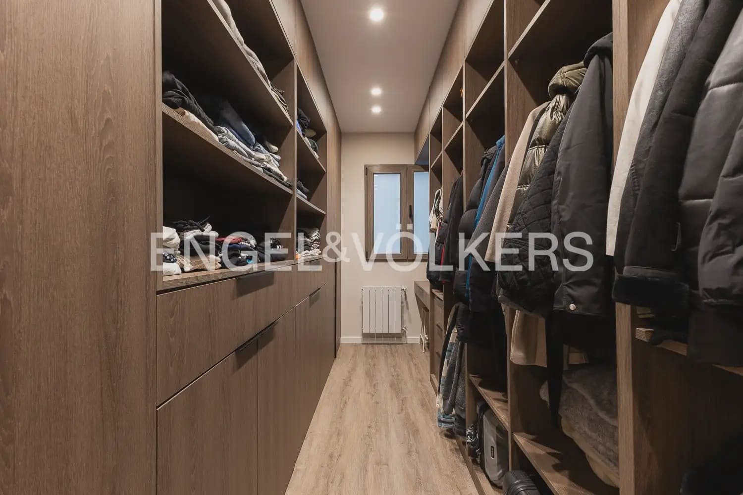 3 bedroom Flat for sale in Valencia city with garage - € 1,100,000 (Ref: 9897560)