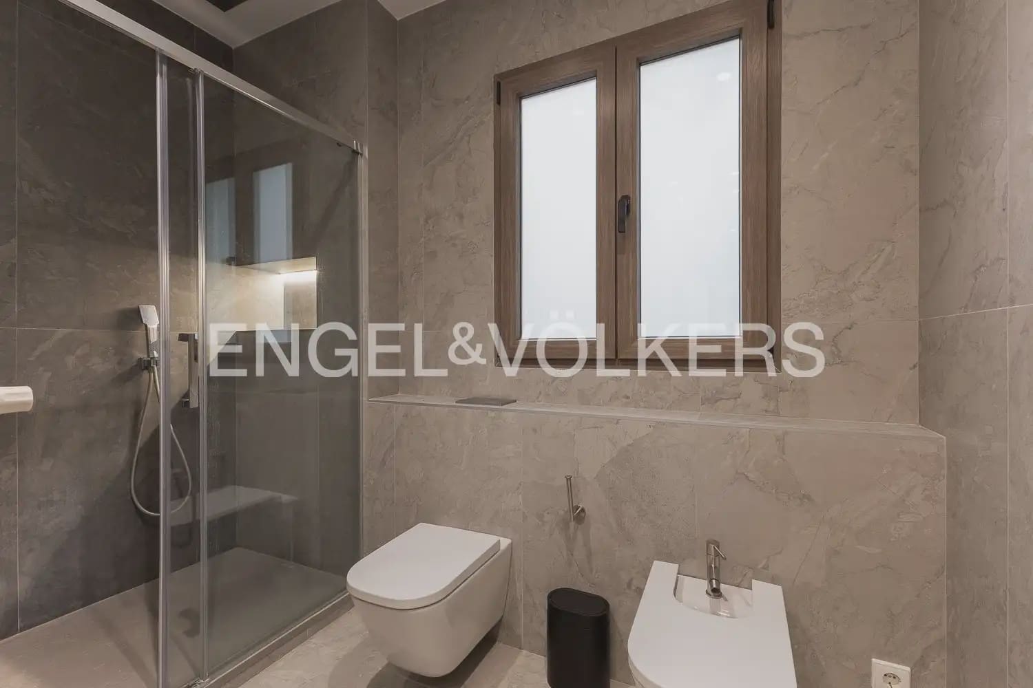 3 bedroom Flat for sale in Valencia city with garage - € 1,100,000 (Ref: 9897560)
