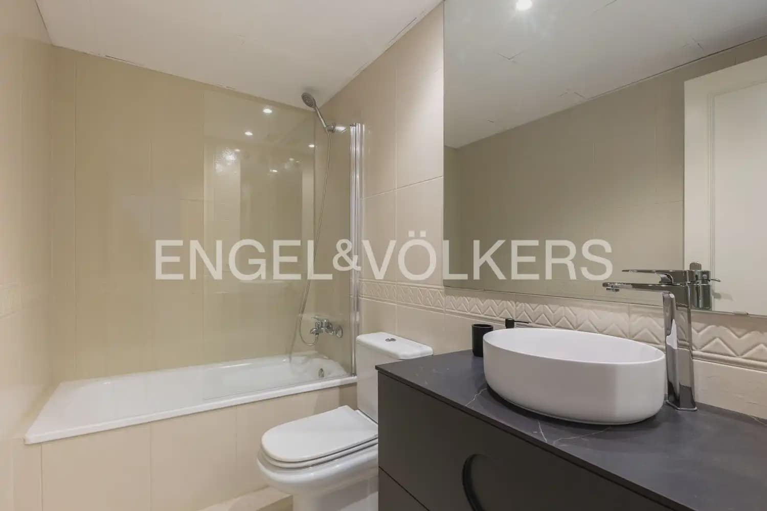 2 soverom Leilighet til salgs i Valencia by med garasje - € 430 000 (Ref: 9897561)
