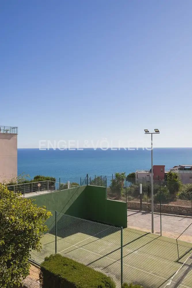 4 bedroom Flat for sale in Oropesa  with pool garage - € 499,000 (Ref: 9897562)