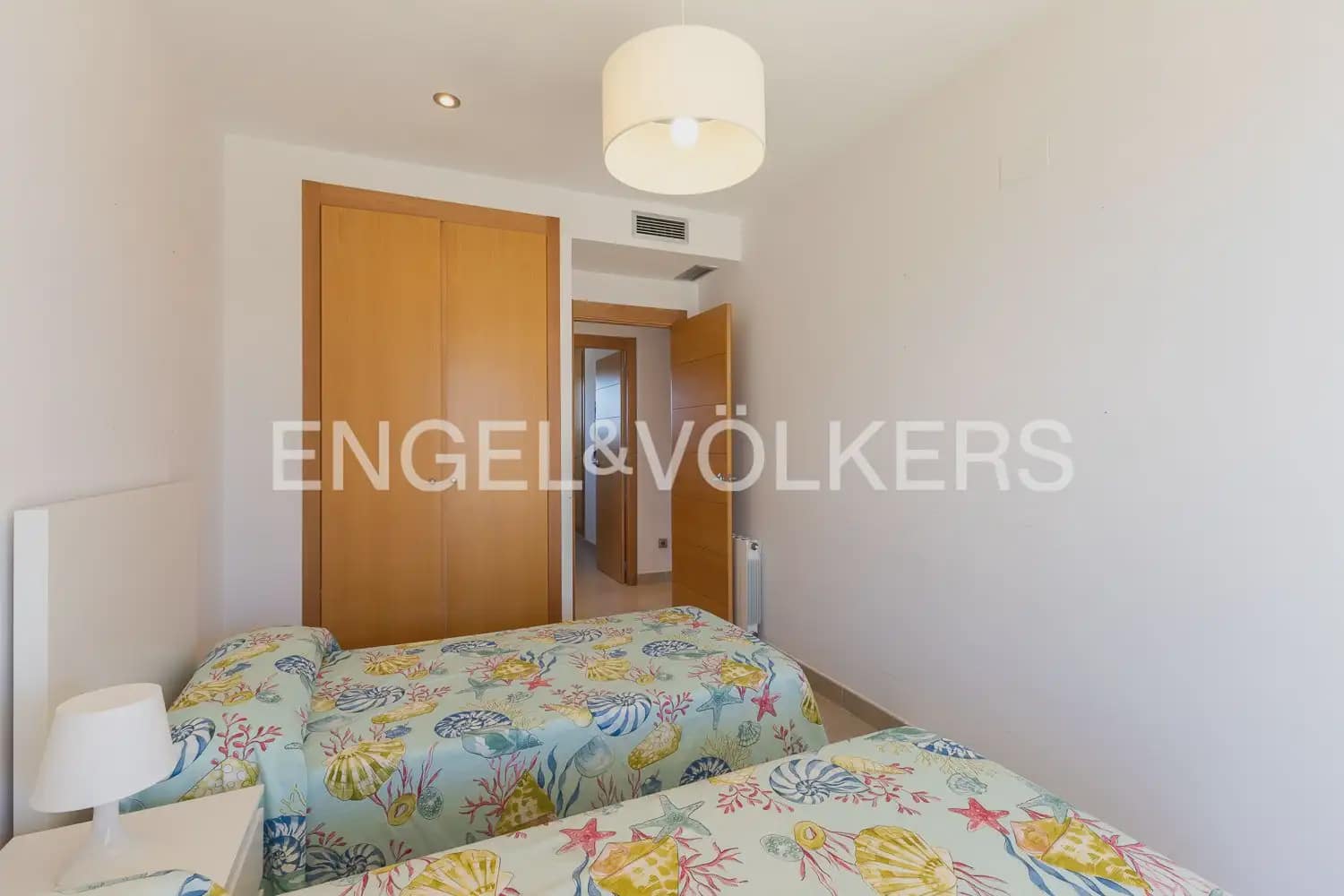 4 bedroom Flat for sale in Oropesa  with pool garage - € 499,000 (Ref: 9897562)
