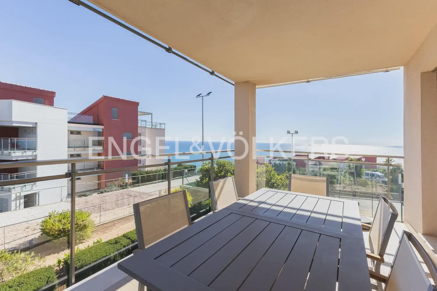 4 bedroom Flat for sale in Oropesa  with pool garage - € 499,000 (Ref: 9897562)