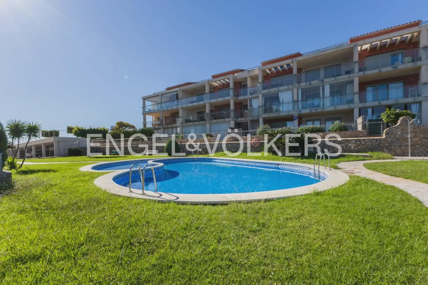 4 bedroom Flat for sale in Oropesa  with pool garage - € 499,000 (Ref: 9897562)