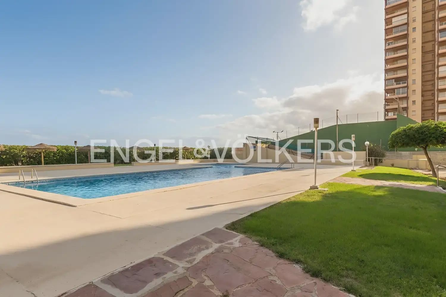 3 bedroom Flat for sale in Sueca with pool garage - € 350,000 (Ref: 9897564)