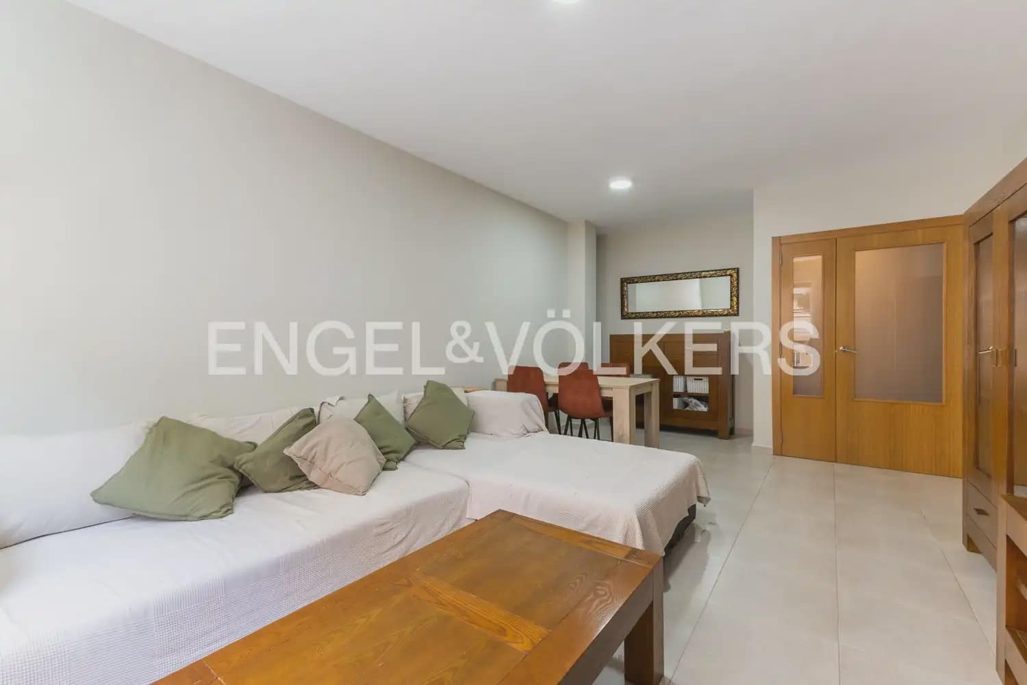2 slaapkamer Flat te koop in Piles met garage - € 160.000 (Ref: 9897565)