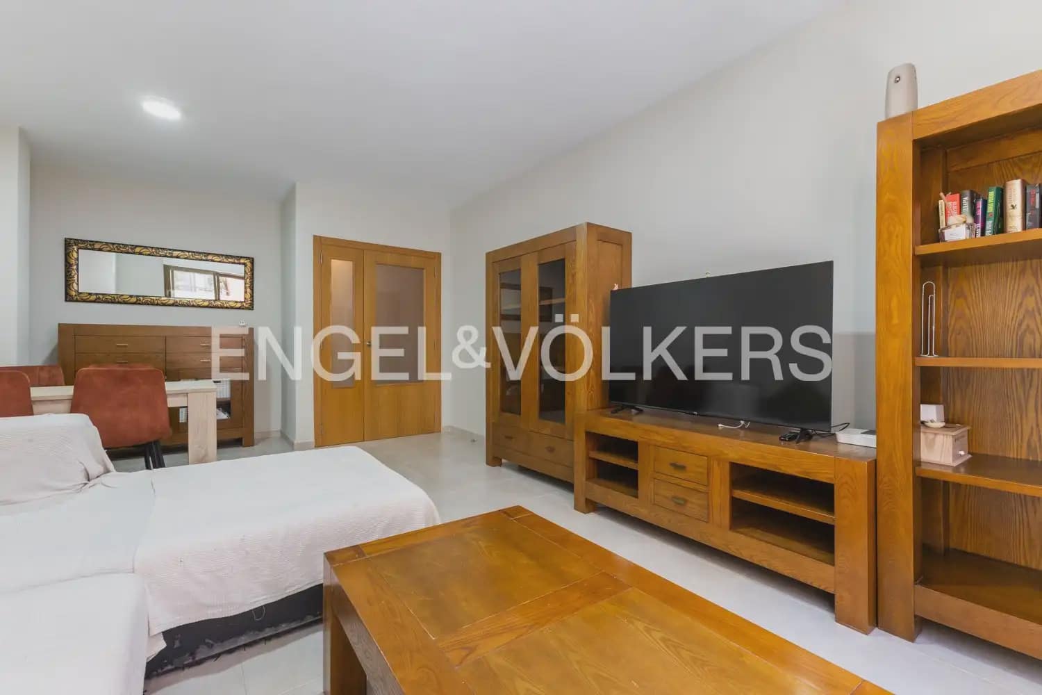 2 slaapkamer Flat te koop in Piles met garage - € 160.000 (Ref: 9897565)
