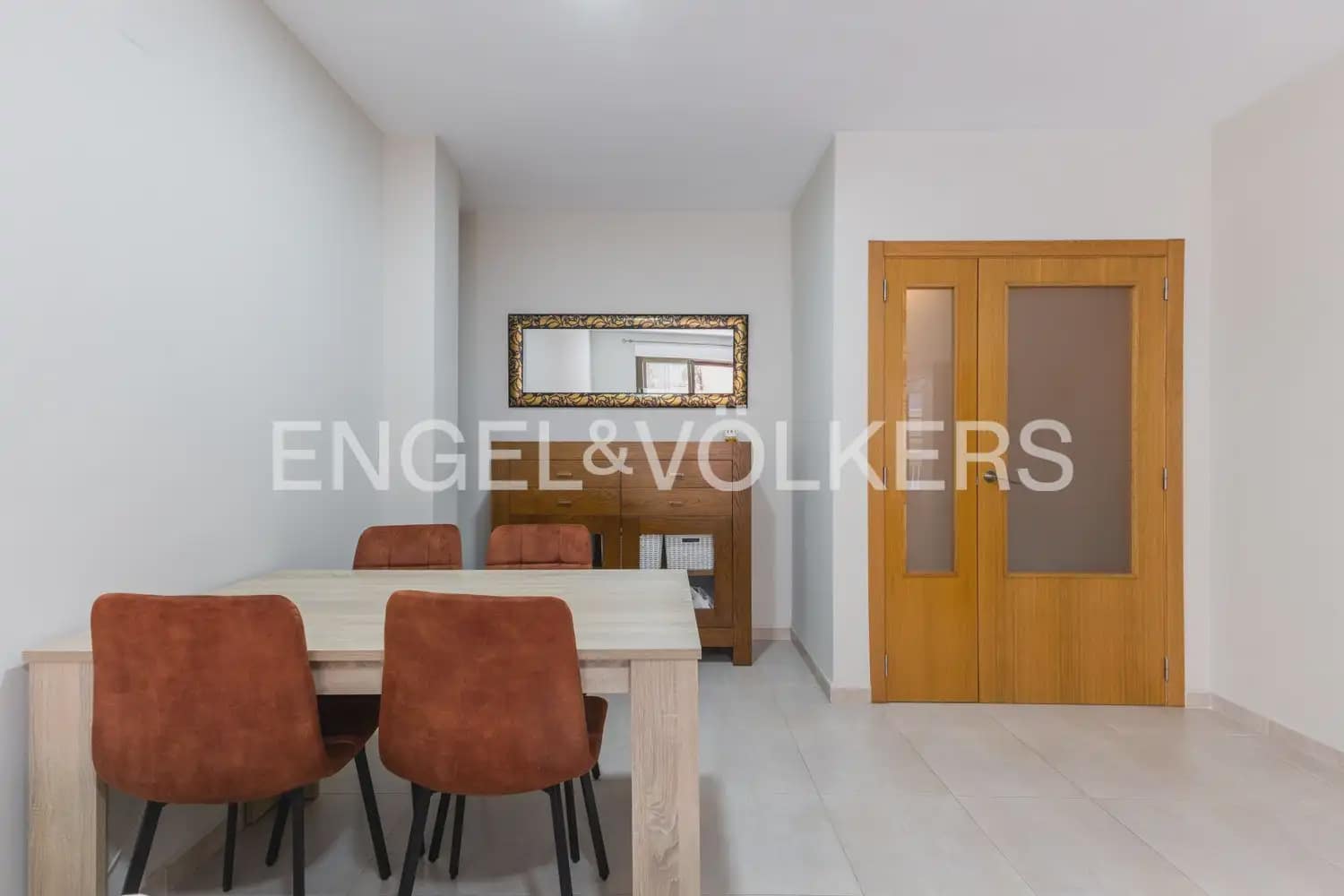 2 slaapkamer Flat te koop in Piles met garage - € 160.000 (Ref: 9897565)