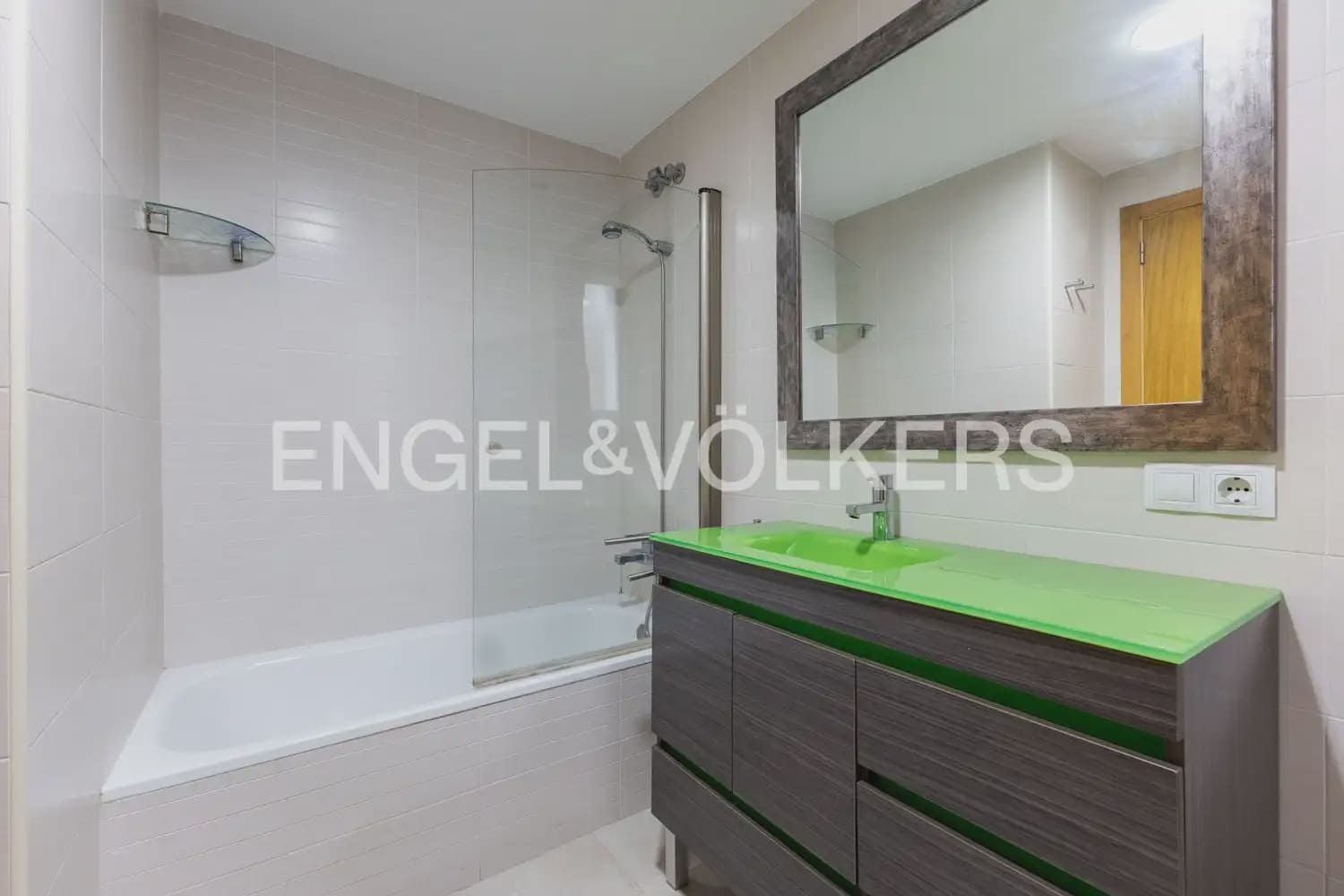 2 slaapkamer Flat te koop in Piles met garage - € 160.000 (Ref: 9897565)