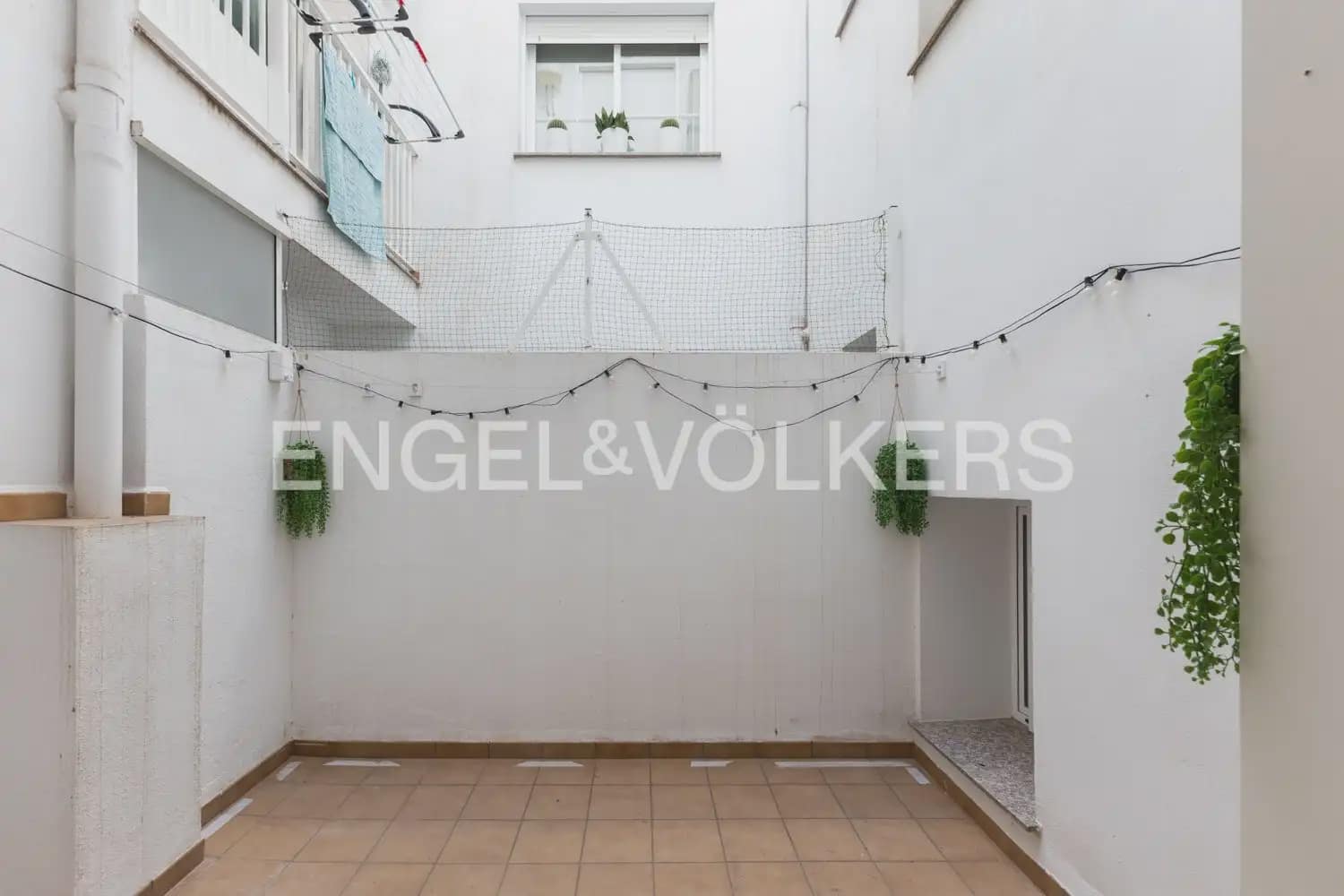 2 slaapkamer Flat te koop in Piles met garage - € 160.000 (Ref: 9897565)