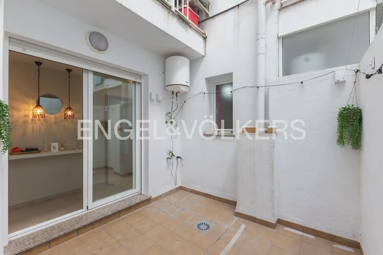 2 slaapkamer Flat te koop in Piles met garage - € 160.000 (Ref: 9897565)