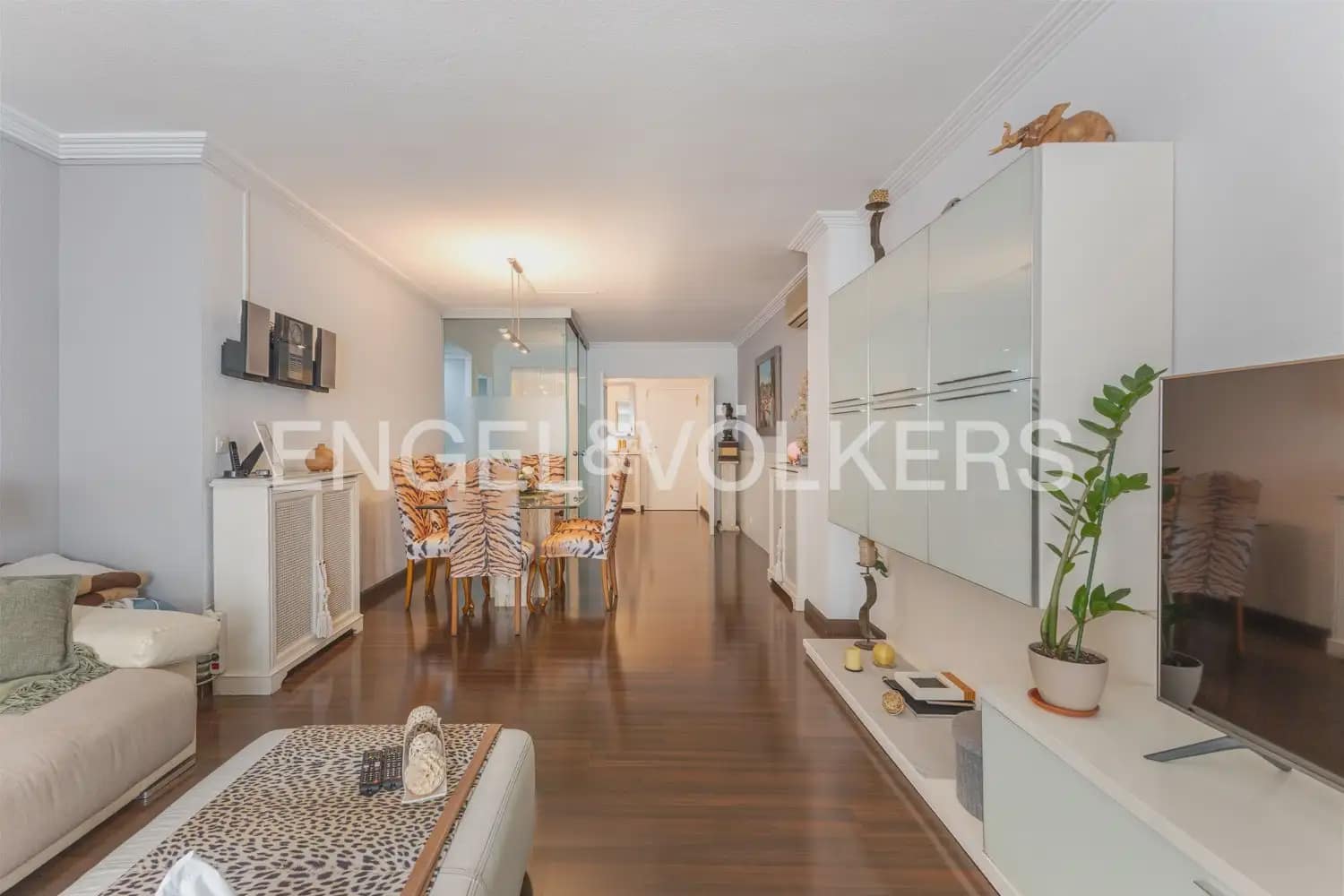 4 sovrum Lägenhet till salu i Valencia stad med garage - 790 000 € (Ref: 9897567)