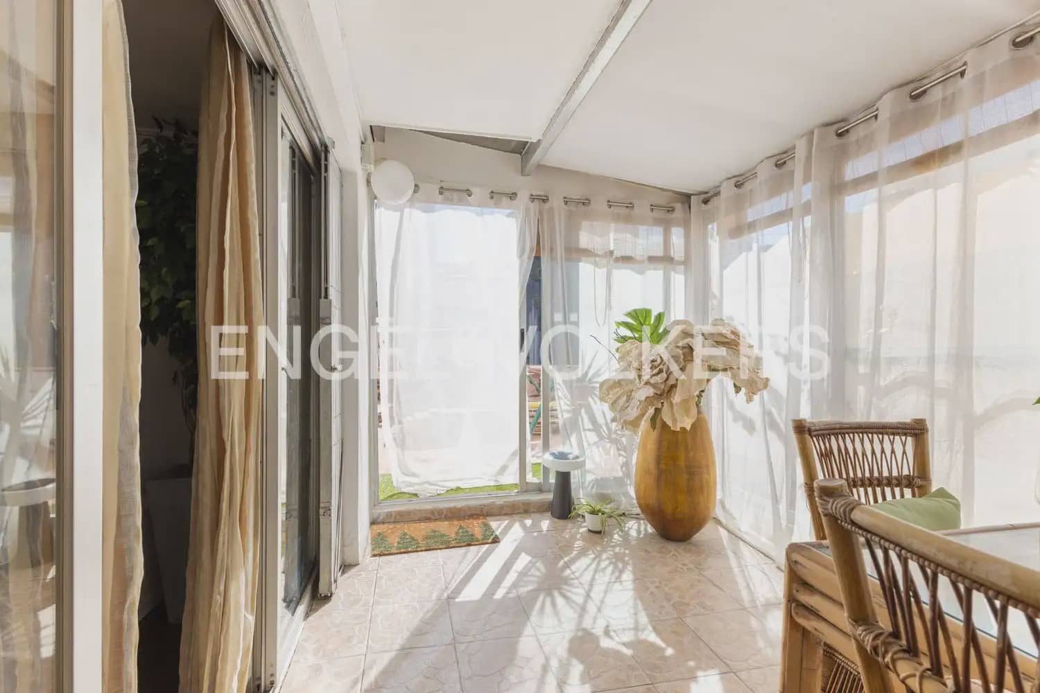4 sovrum Lägenhet till salu i Valencia stad med garage - 790 000 € (Ref: 9897567)