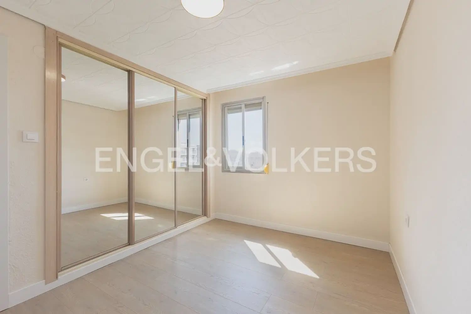 3 camera da letto Appartamento da affittare in Valencia citta - 1.500 € (Rif: 9897570)