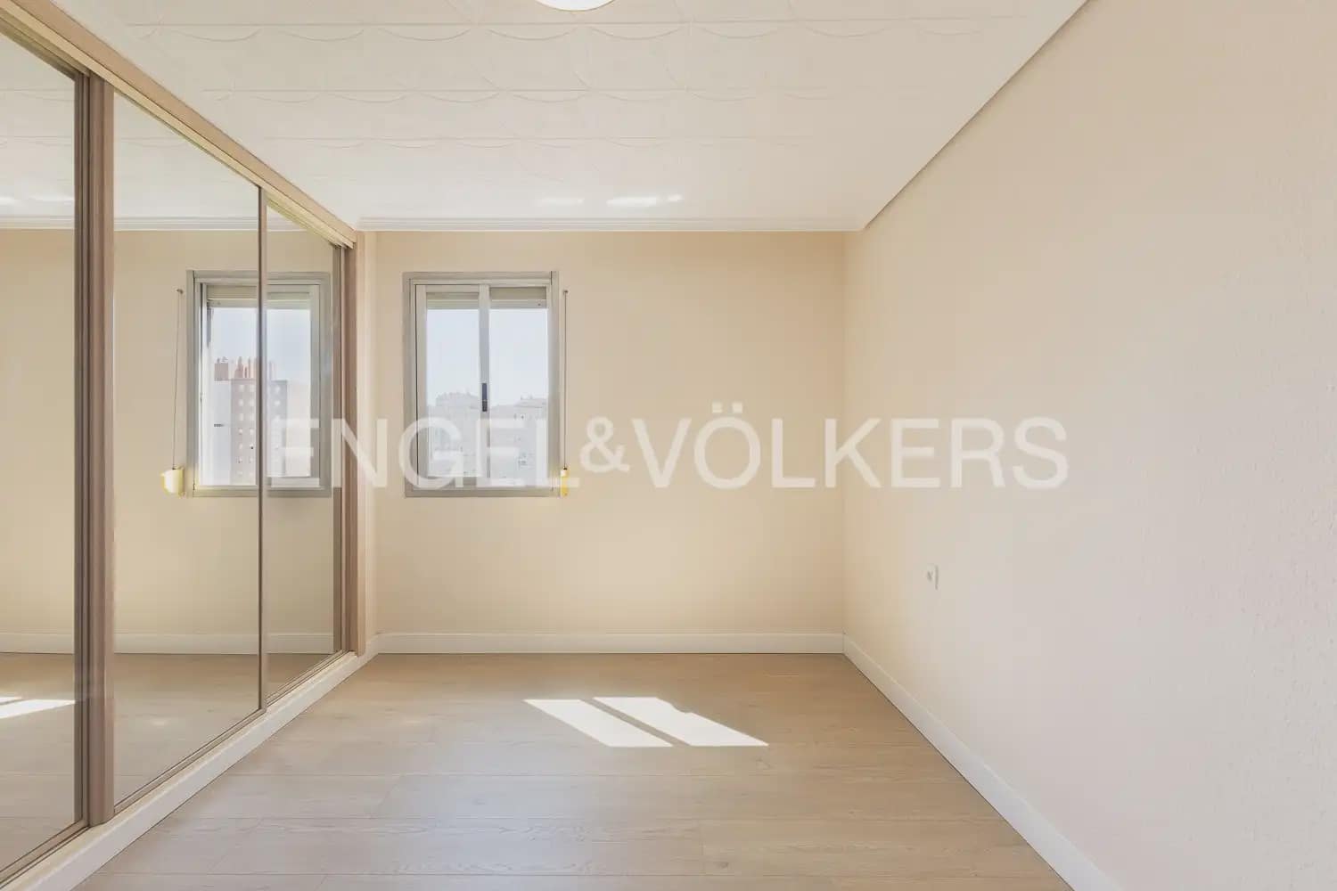 3 camera da letto Appartamento da affittare in Valencia citta - 1.500 € (Rif: 9897570)