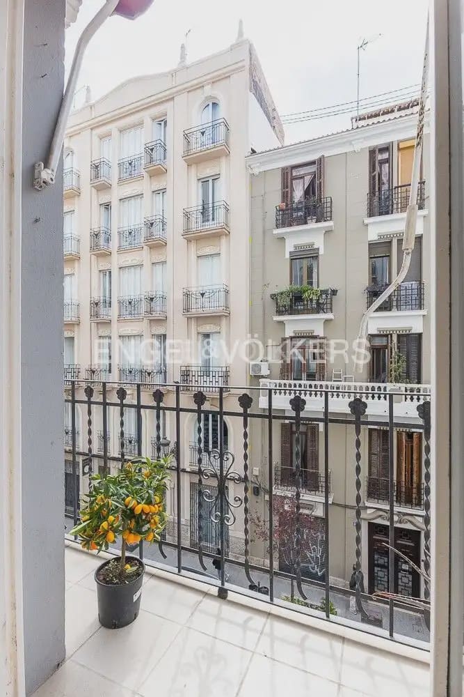 Appartement de 2 chambres à louer à Valence ville - 2 000 € (Ref: 9897572)