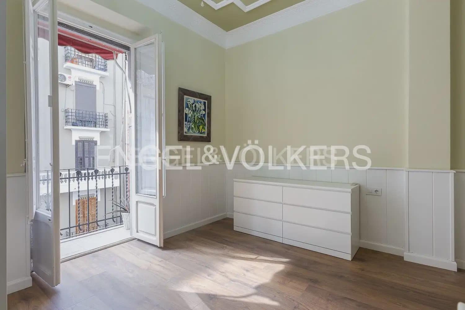 Appartement de 2 chambres à louer à Valence ville - 2 000 € (Ref: 9897572)