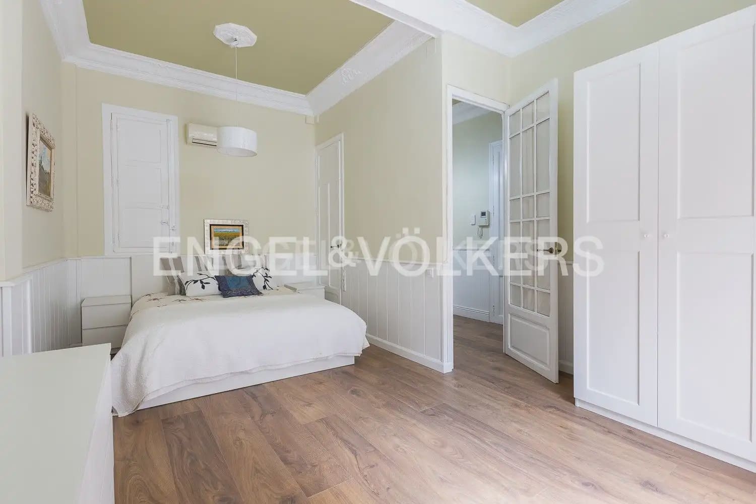 Appartement de 2 chambres à louer à Valence ville - 2 000 € (Ref: 9897572)