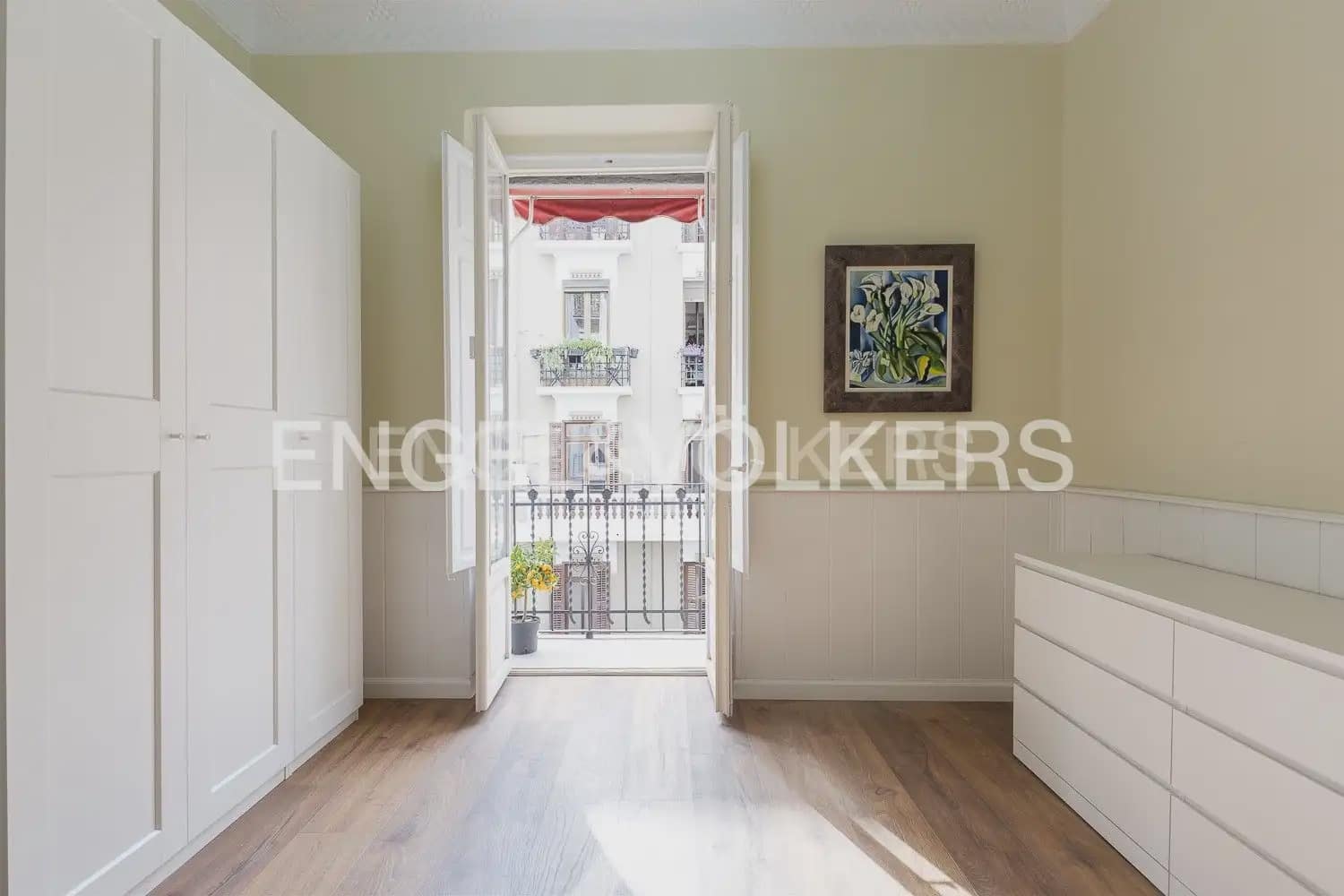 Appartement de 2 chambres à louer à Valence ville - 2 000 € (Ref: 9897572)