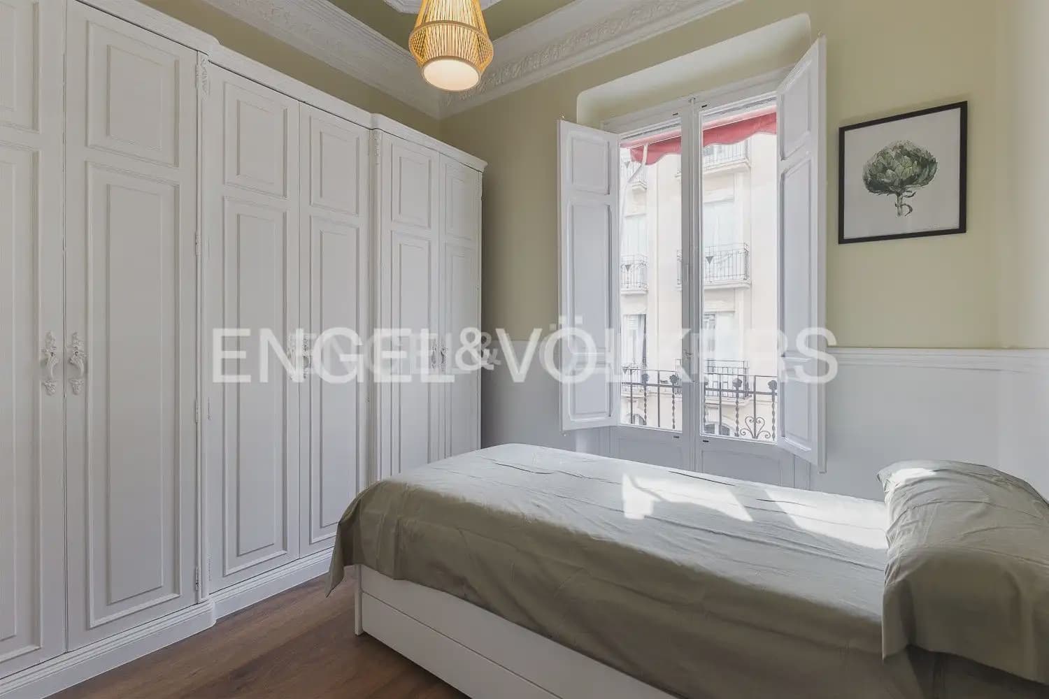 Appartement de 2 chambres à louer à Valence ville - 2 000 € (Ref: 9897572)